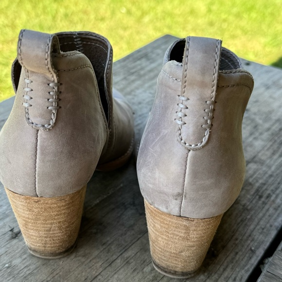 Jeffrey Campbell gray leather Rosalee western pull on ankle Booties size 9 - Picture 5 of 7